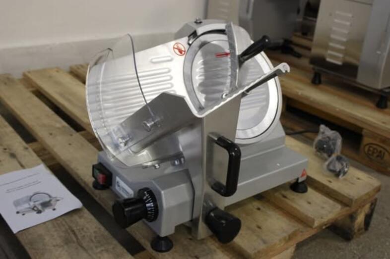 �j GN Gastronic’s 250ES-10A 250 mm-es elektromos felv�gottszeletel�/ 220V