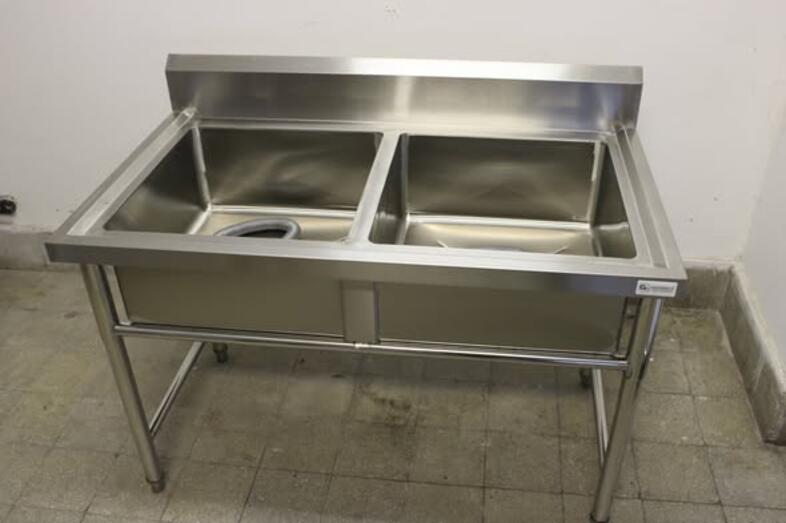 �j GN Gastronic’s k�tmedenc�s rozsdamentes mosogat�/ 50x50 cm medenc�kkel